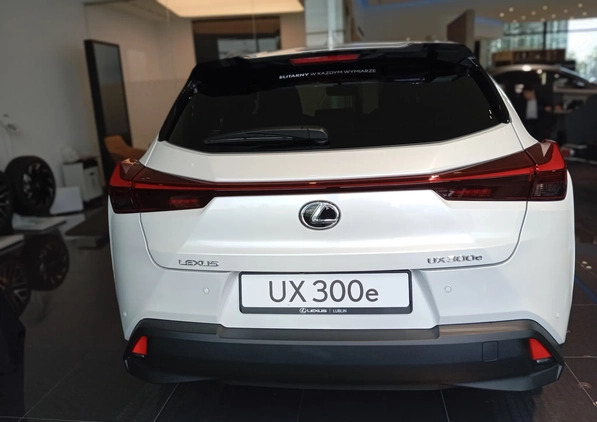 Lexus UX cena 253000 przebieg: 1, rok produkcji 2023 z Wołomin małe 137